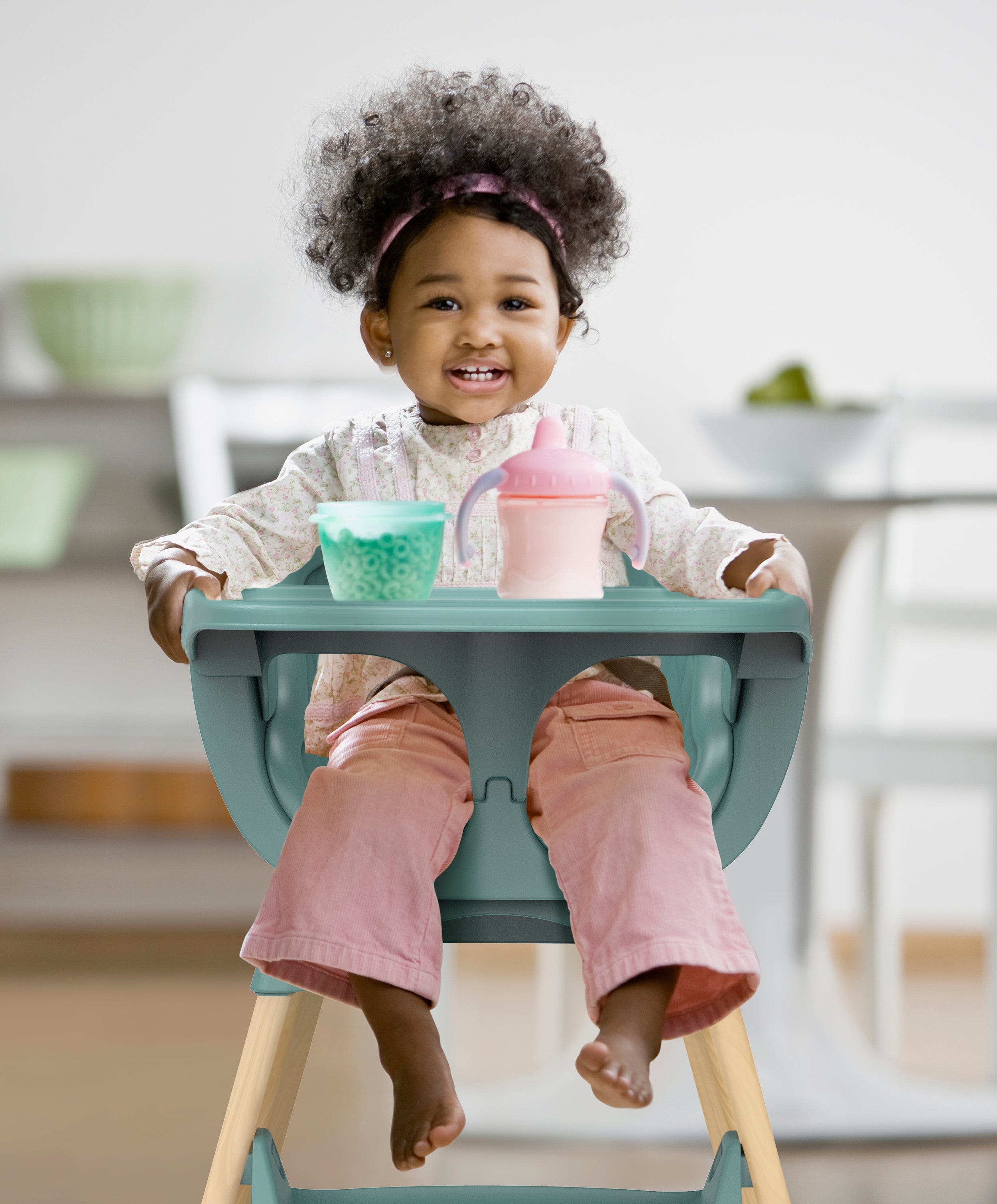 files/Front_high_chair_Green_2500x3000_8ee67227-b5c0-4339-99e1-7443686216a4.jpg